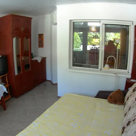 Prázdninový dům Beach House In Sineva *