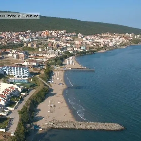 Prázdninový dům Beach House In Sineva